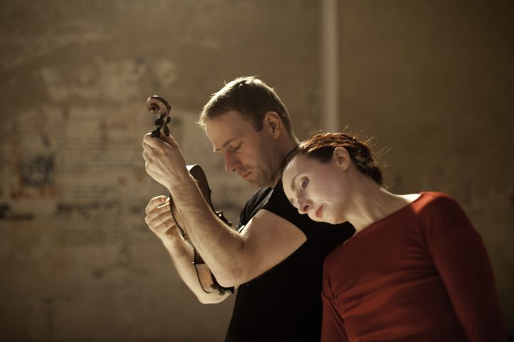 KONVERSATIONEN mit Katja Erfurth, Tanz und Choreographie & Florian Mayer, Violine KONVERSATIONEN mit Katja Erfurth, Tanz und Choreographie & Florian Mayer, Violine